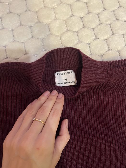 Укорочений светр від Goldi