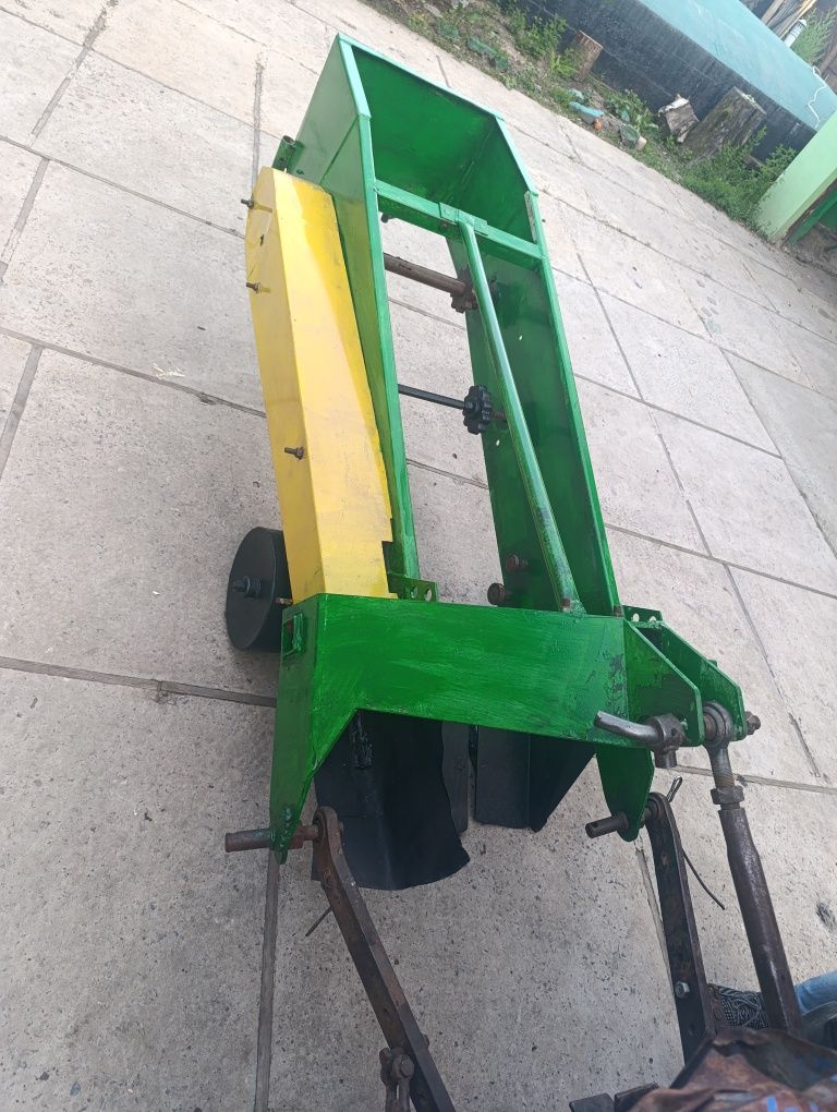 Продам картоплекопалку
