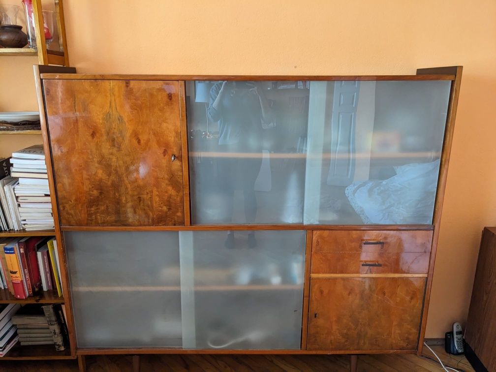 Kredens retro w stylu art deco