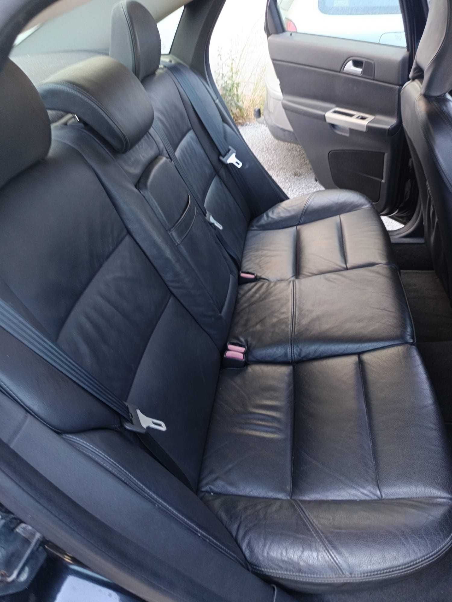 Volvo S40 /  3500€ /  82€ Mês