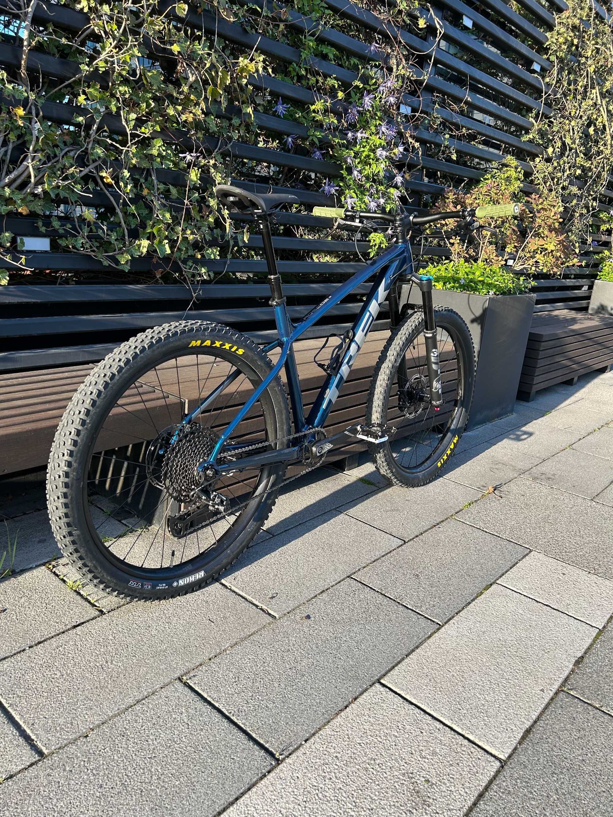 Trek Roscoe 8 Fox 34 Float 27,5" Maxxis Sram Fizik Trail XC MTB M/L