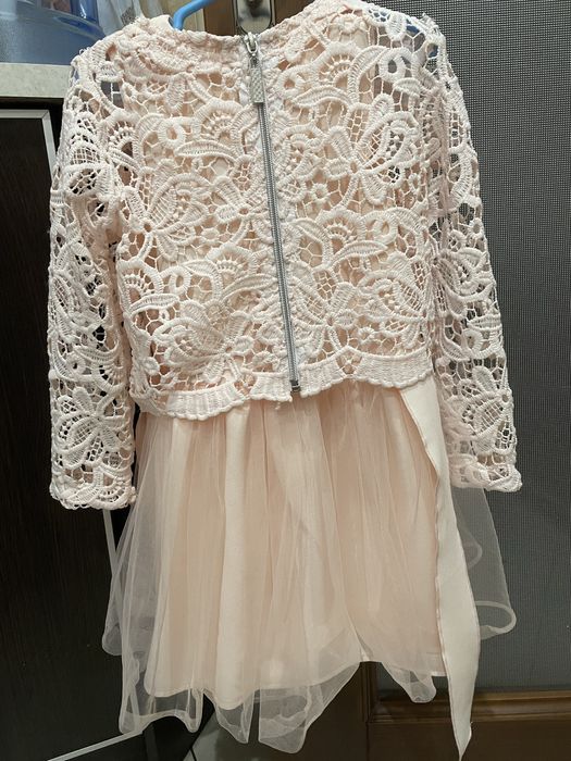 Святкова сукня на дівчинку