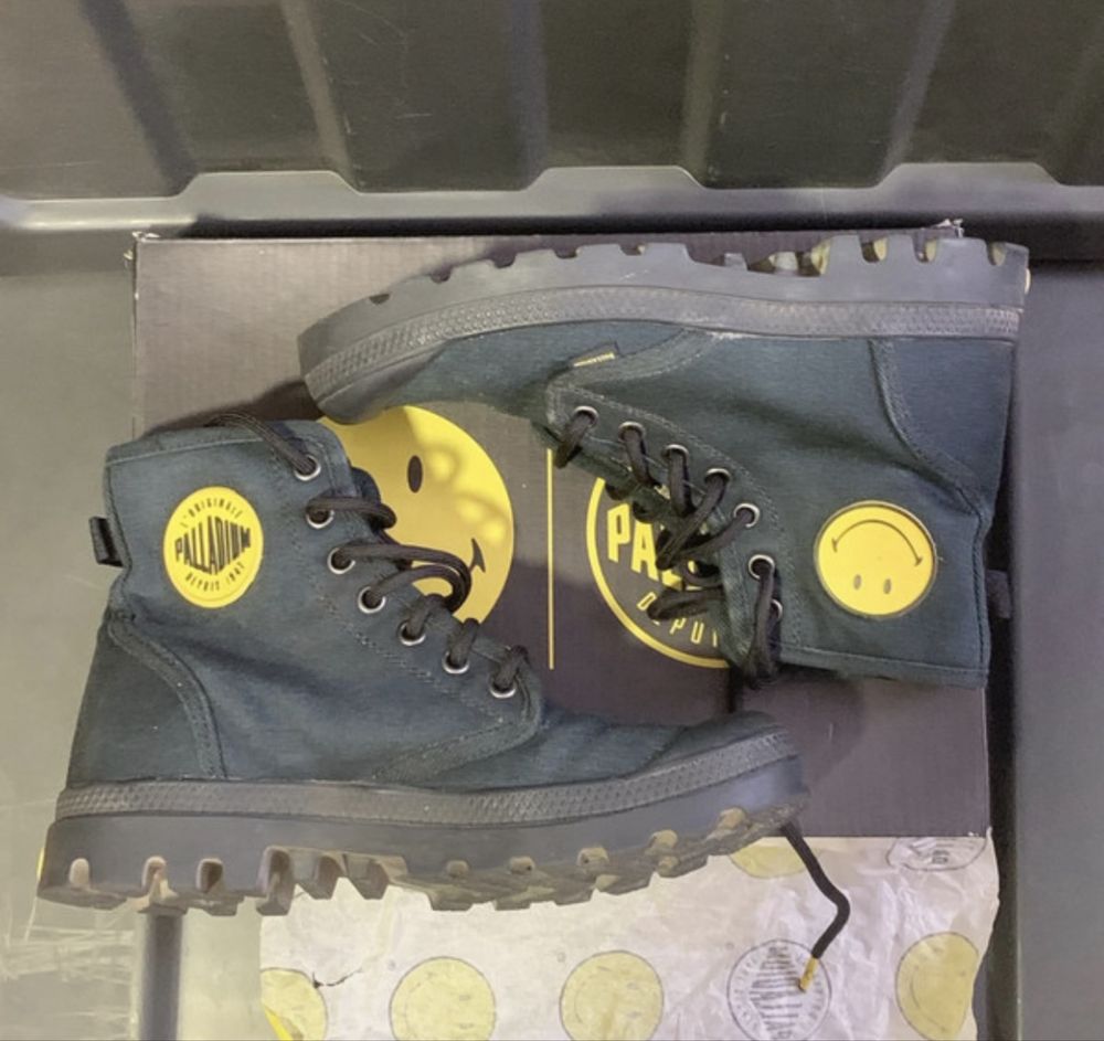 Botas Palladium Pampa Fest Pack Anthracite Smiley