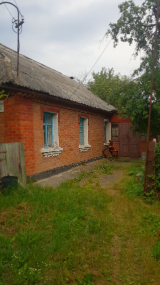 Продам будинок в центрі Калинівка