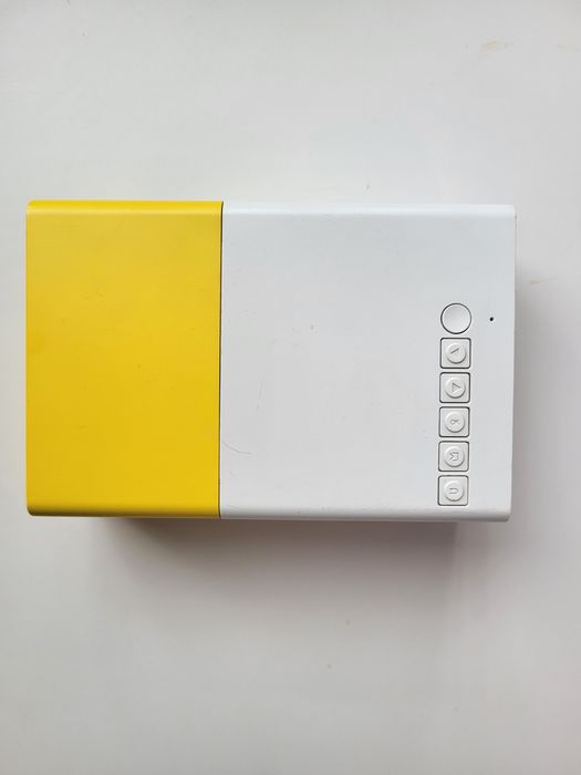 Проектор YG300, міні проектор