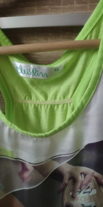 Neonowa koszulka bokserka