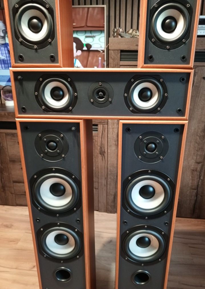 Głośniki kina domowego M-Audio i amplituner TEAC