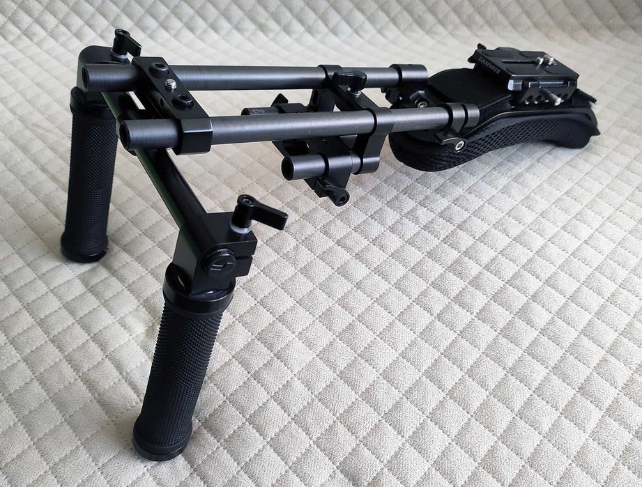 rig naramienny camvate z dodatkami.