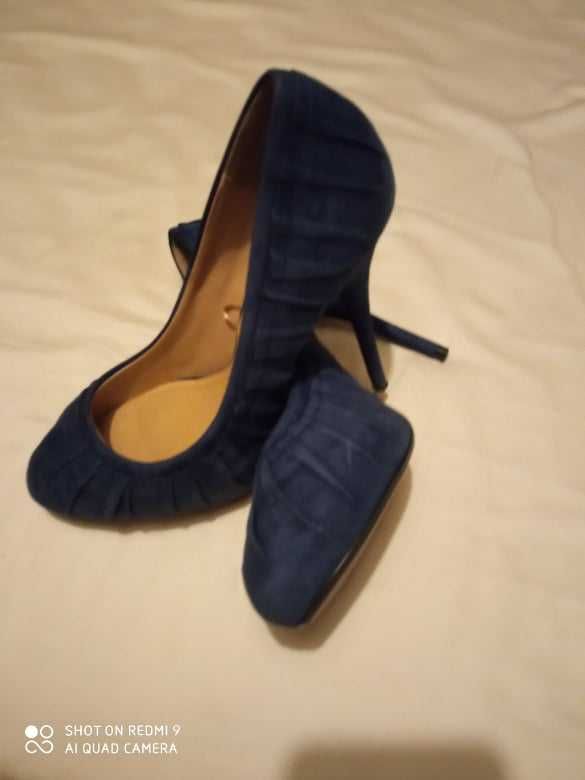 Sapatos Zara novos