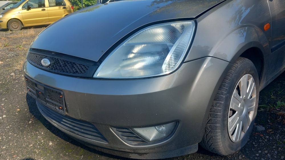 Ford Fiesta mk6 na części maska drzwi silnik lampy