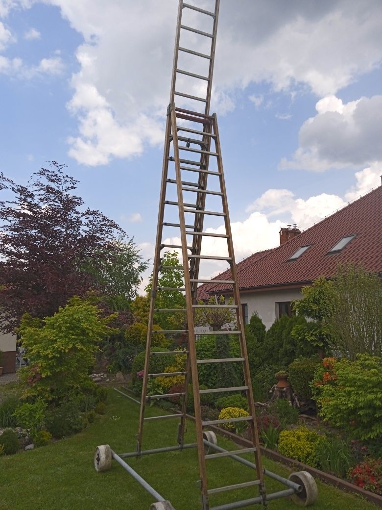 Drabina na kołach jezdna zwyżka