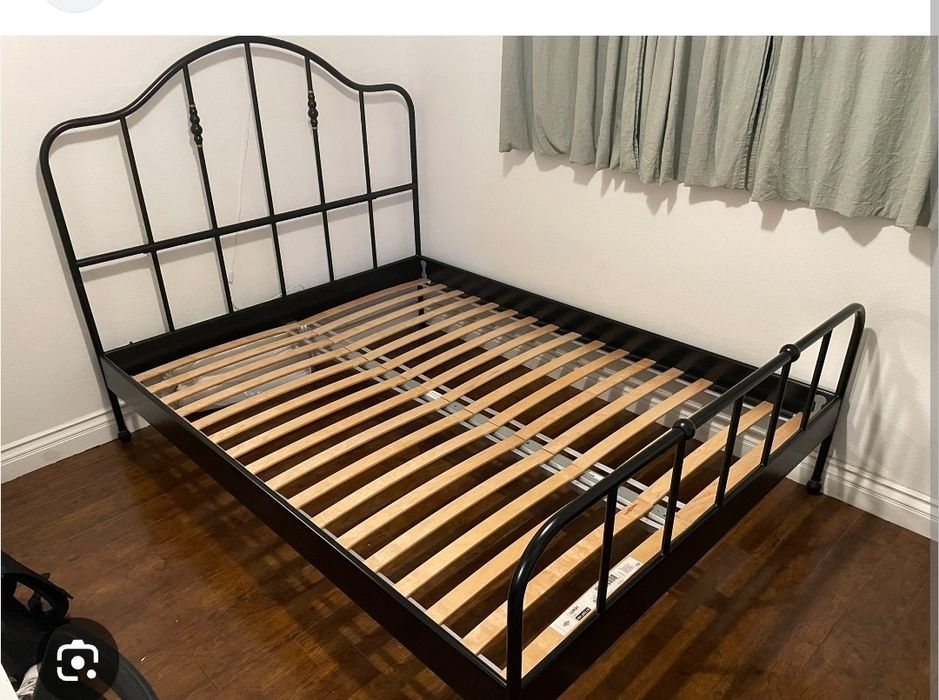 Ikea's Sagastua bead frame black 160x200