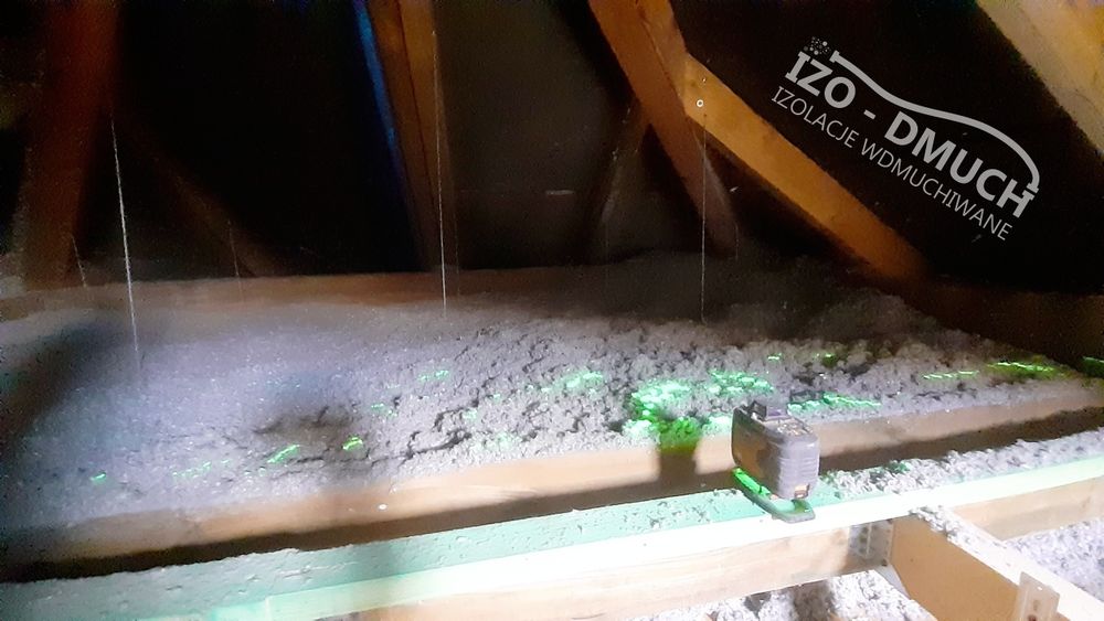 Izolacje Wdmuchiwane - Celuloza / Wełna Skalna / Granulat Styropianowy