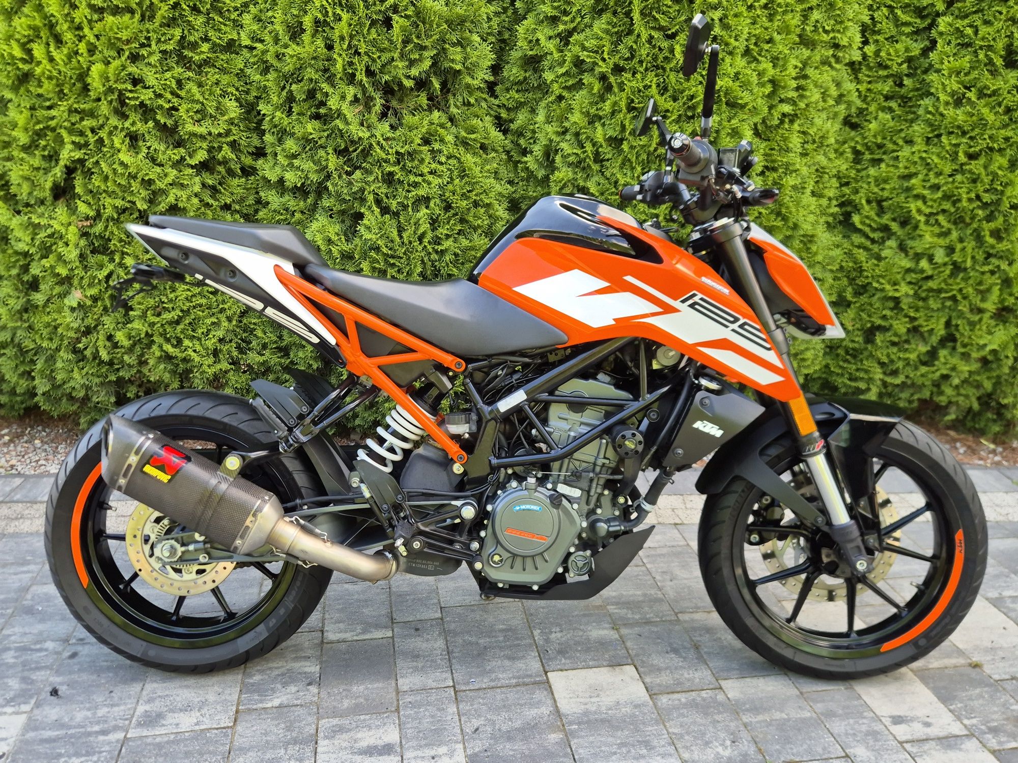 Ktm Duke 125 ORI AKRAPOVIC ABS Idealny kat B a1