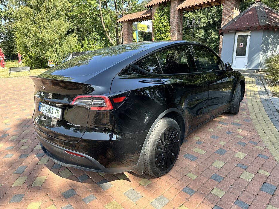 Tesla model Y long range  2022