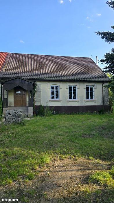 Dom jednorodzinny z budynkiem gospodarczym na dużej działce