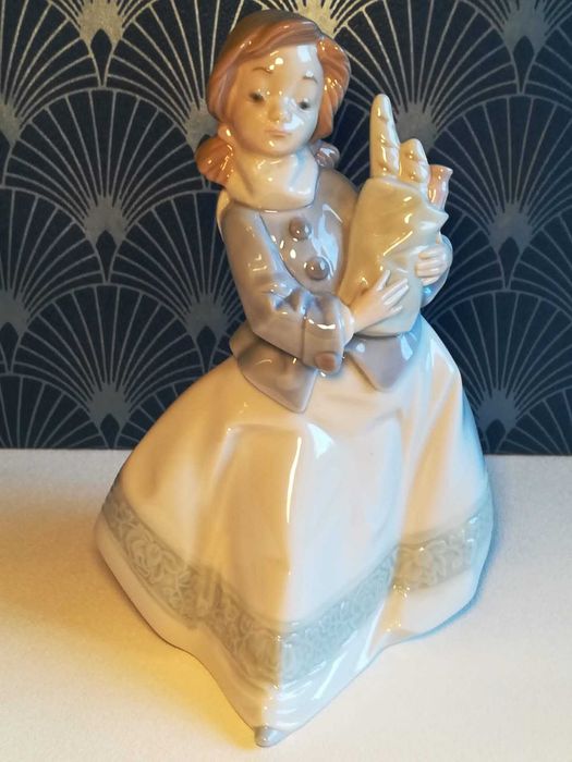 Lladro Figurka Dziewczynka.  Rarytas. Prezent.