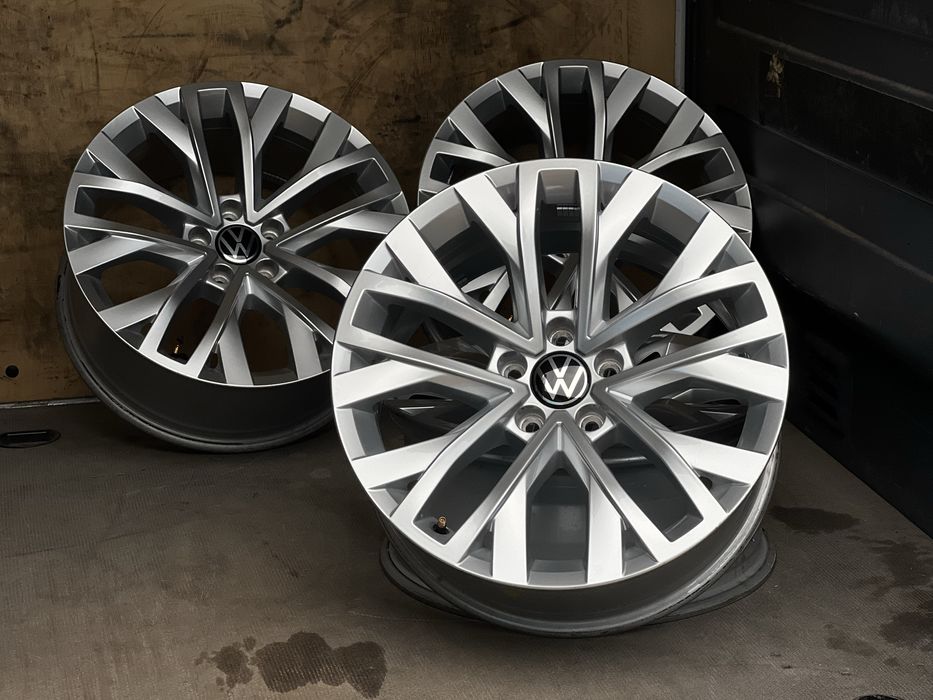 Оригінальні диски Volkswagen 5 112 R18 Touareg Tiguan Phaeton Q7 Q5