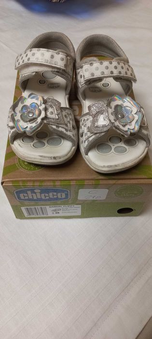 Sandálias chicco 26