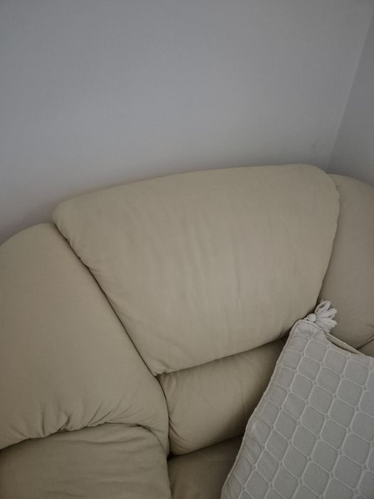 Conjunto de 3 Sofás em Pele Genuína – Elegância e Conforto como Novos