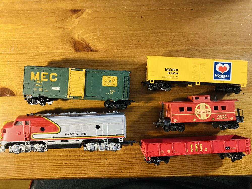 Locomotiva e comboio Bachman Santa Fe HO