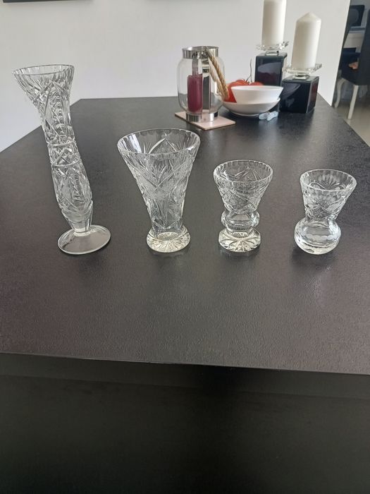 Stare kryształowe wazony