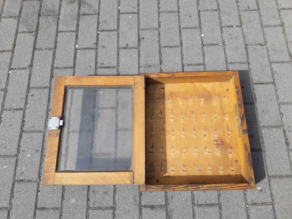 Szafka na klucze PRL drewno dębowe lata 60 70