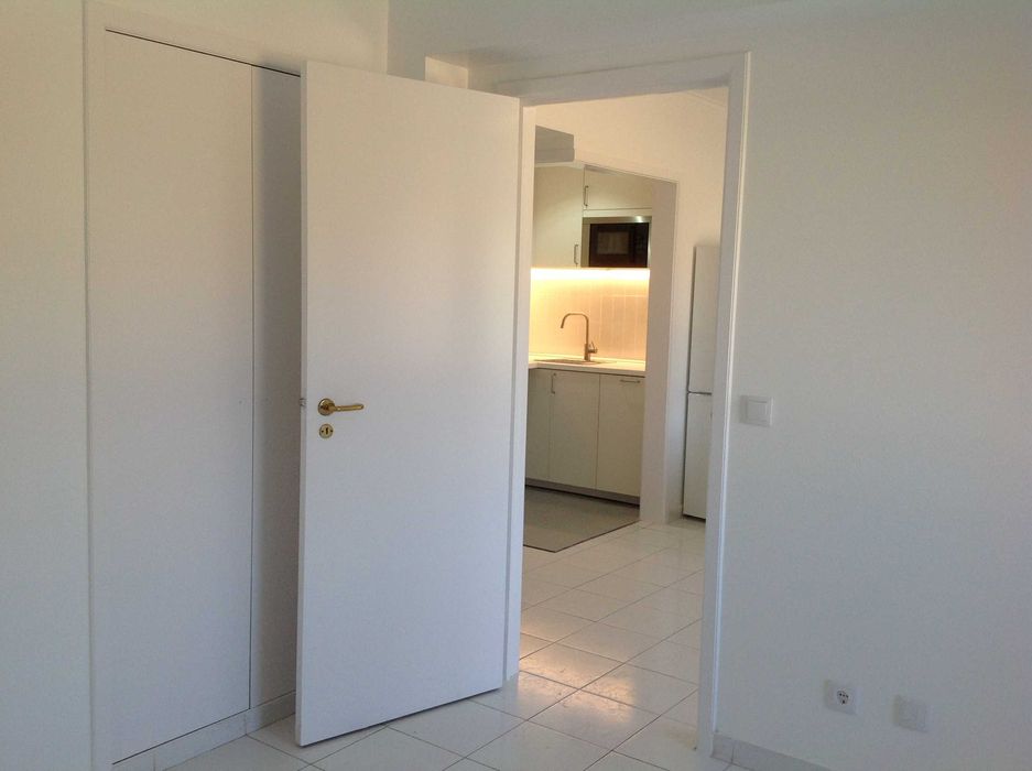 T1 com estacionamento e arrecadação: Apartamento curta/longa duração