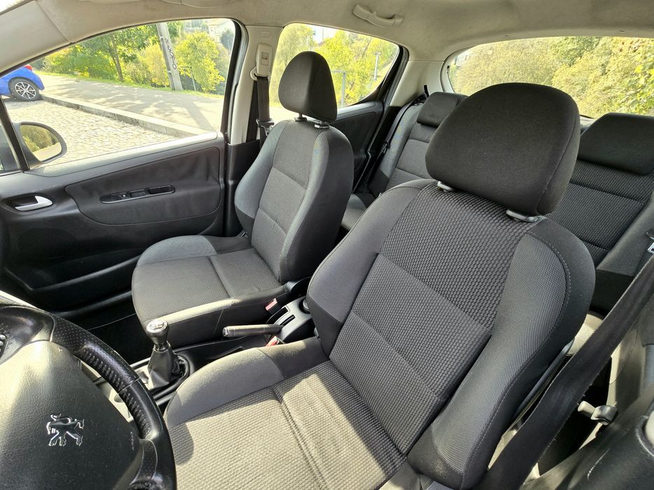 Peugeot 207 1.6hdi 5 lugares