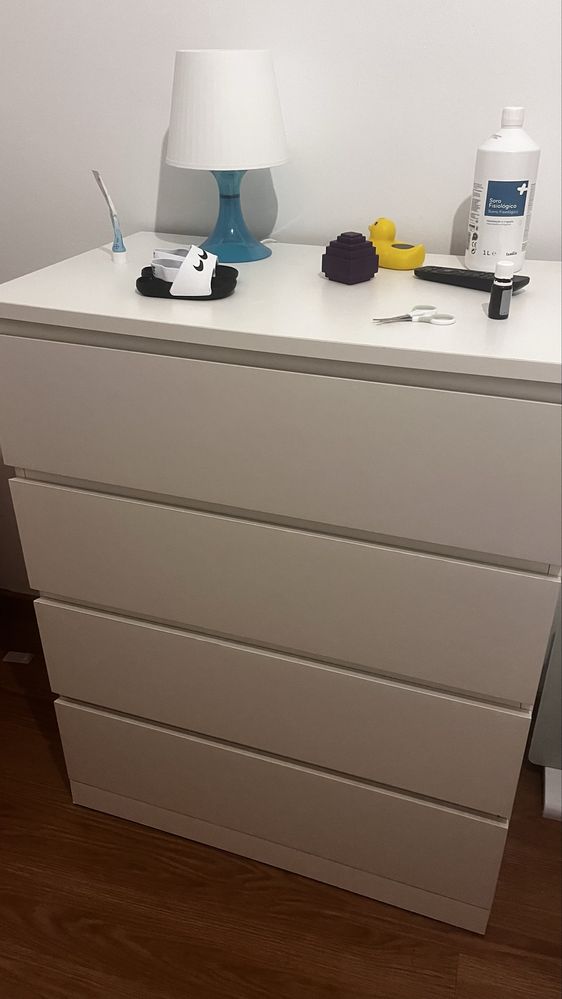 Cómoda c/4 gavetas, branco, 80x100 cm e luminária
