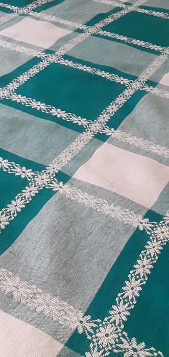 Obrus bawełniany biało zielona krata wzór haftowany