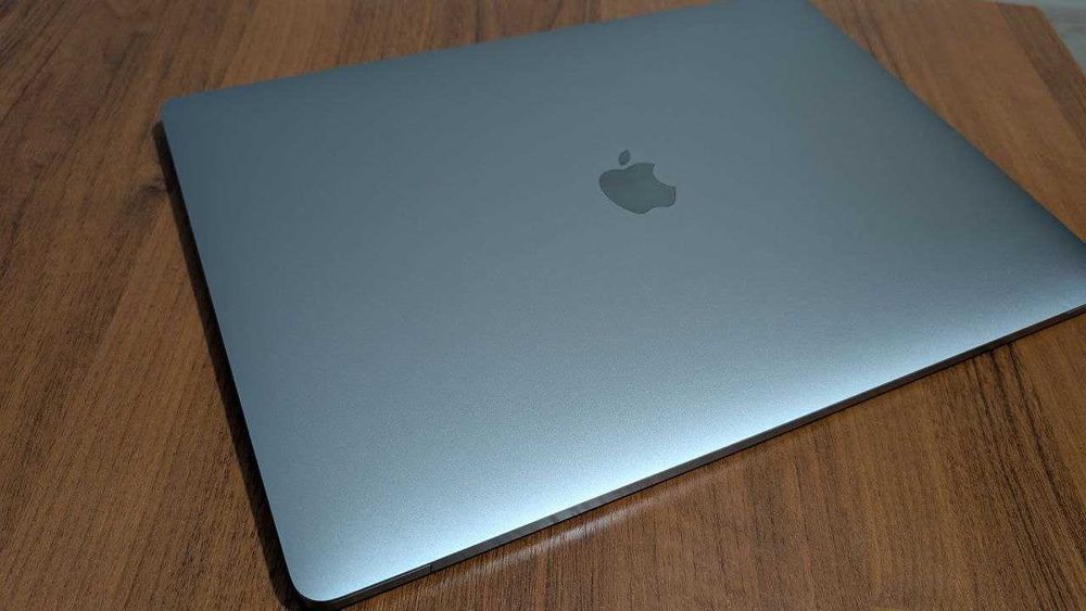 MacBook Pro 16 2019 A2141 i9 (8-Core) 32Gb 1Tb Radeon 5300 4Gb