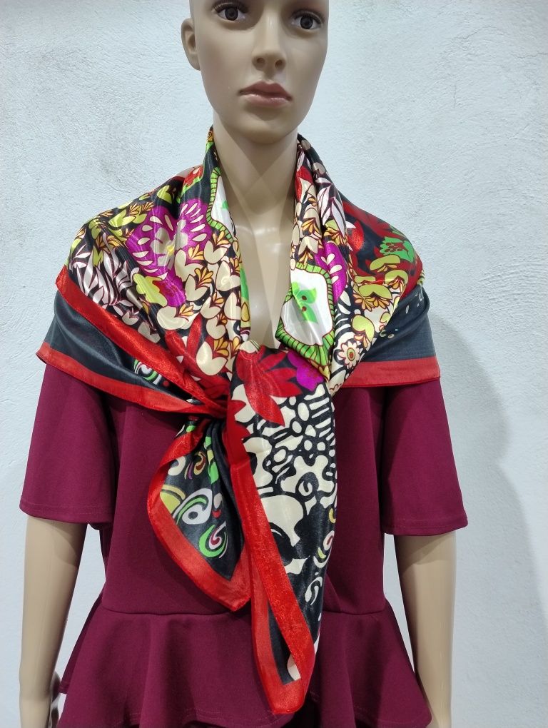Chusta wiosenna satynowa