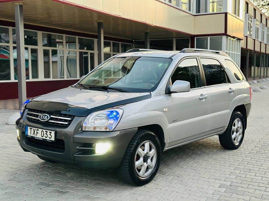 Продам Kia Sportage с надійним двигуном 2 л дизель