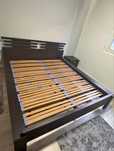 Vendo cama de casal + comoda e 2 mesas de cabeceira