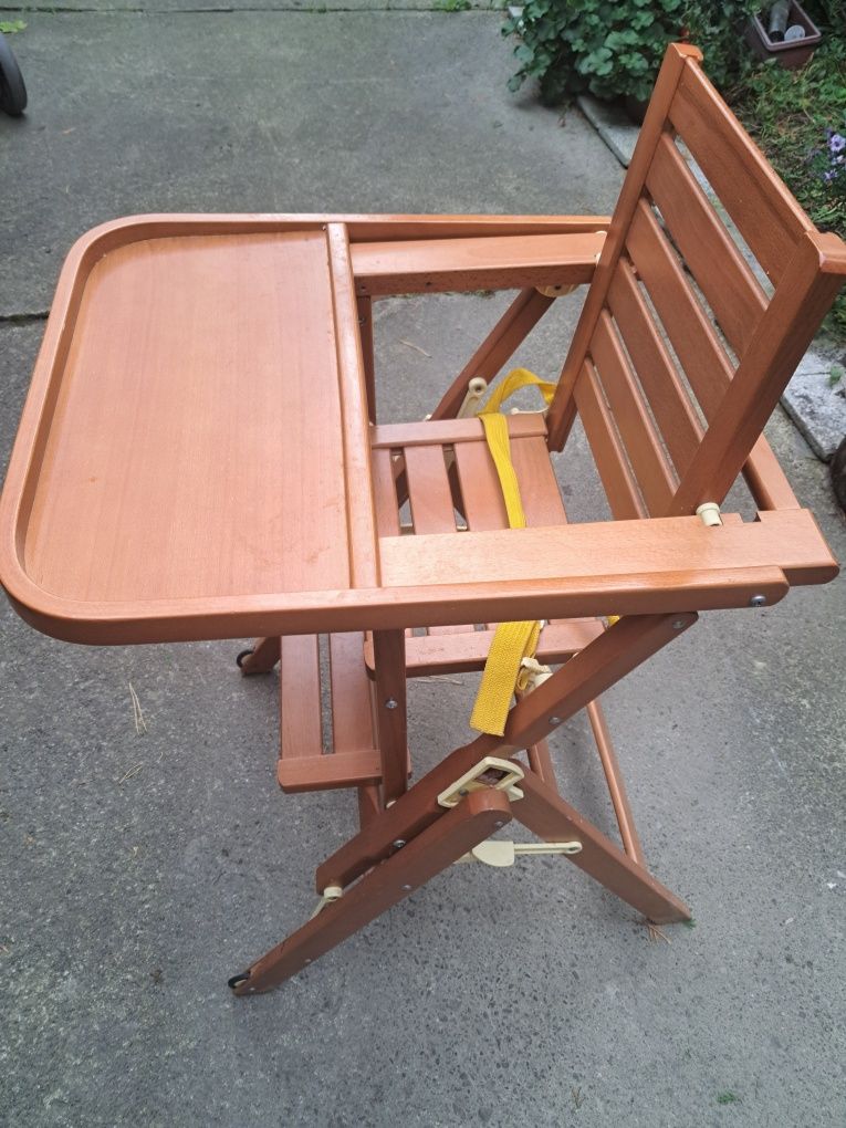 Drewniane, składane krzesełko do karmienia