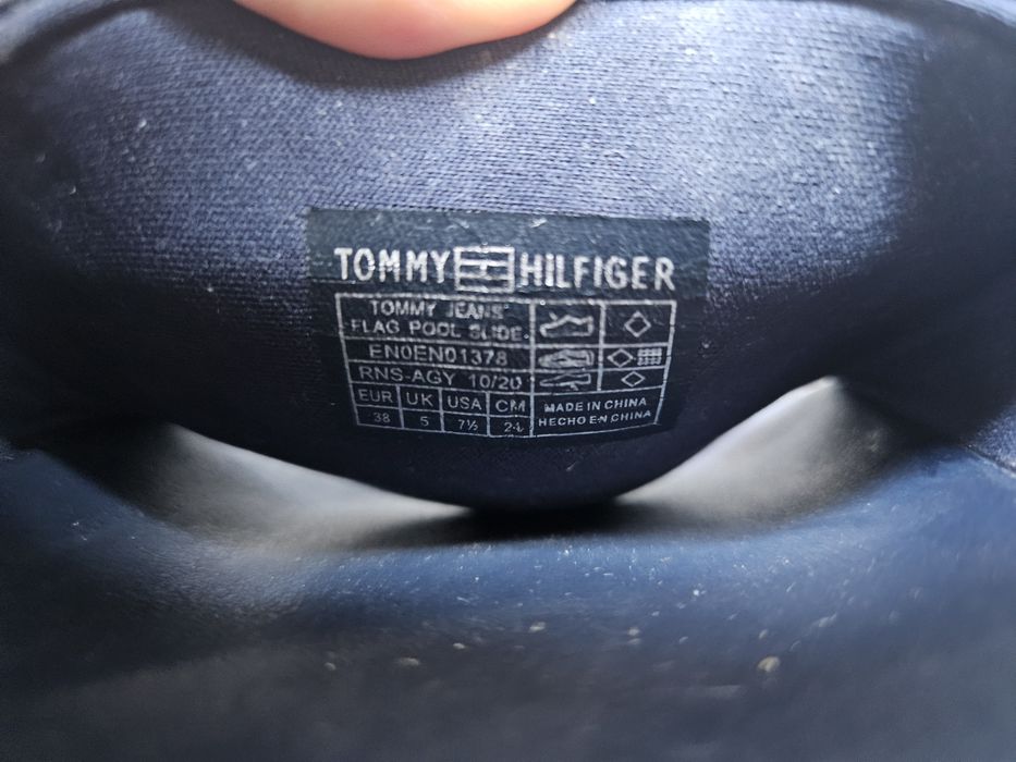 Oryginalne Granatowe klapki buty firma Tommy Hilfiger rozmiar 38