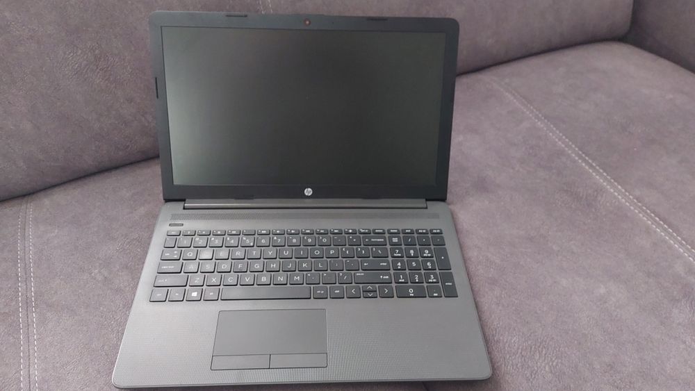 Laptop hp 255 g7