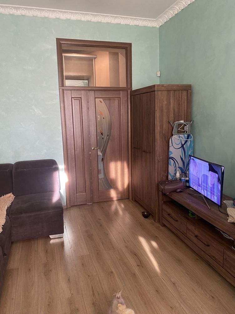 Продам 3 комнатную квартиру центр ул Л Шмидта