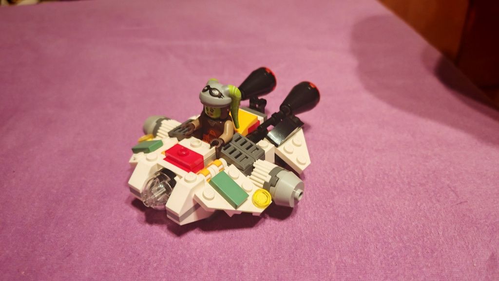 LEGO star wars  75127 hera syndulla ghost microfighter
