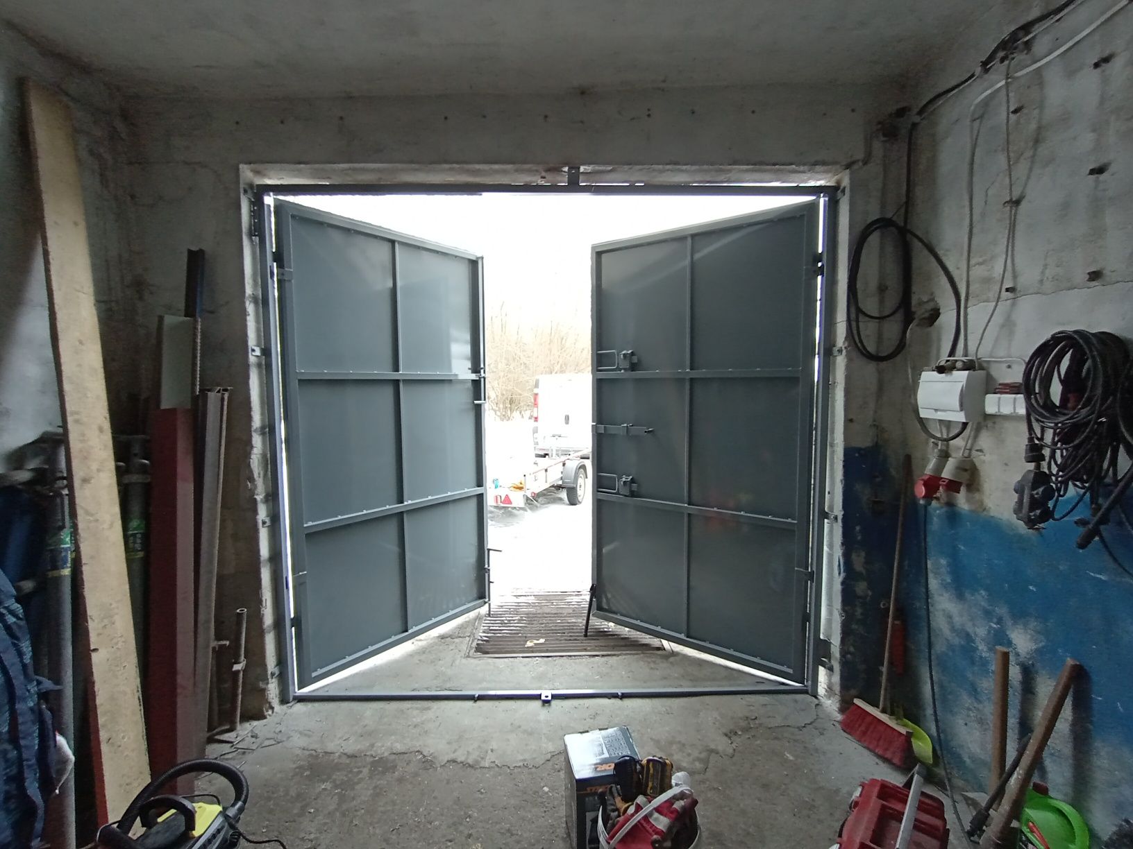 Brama garażowa stalowa dwuskrzydłowa