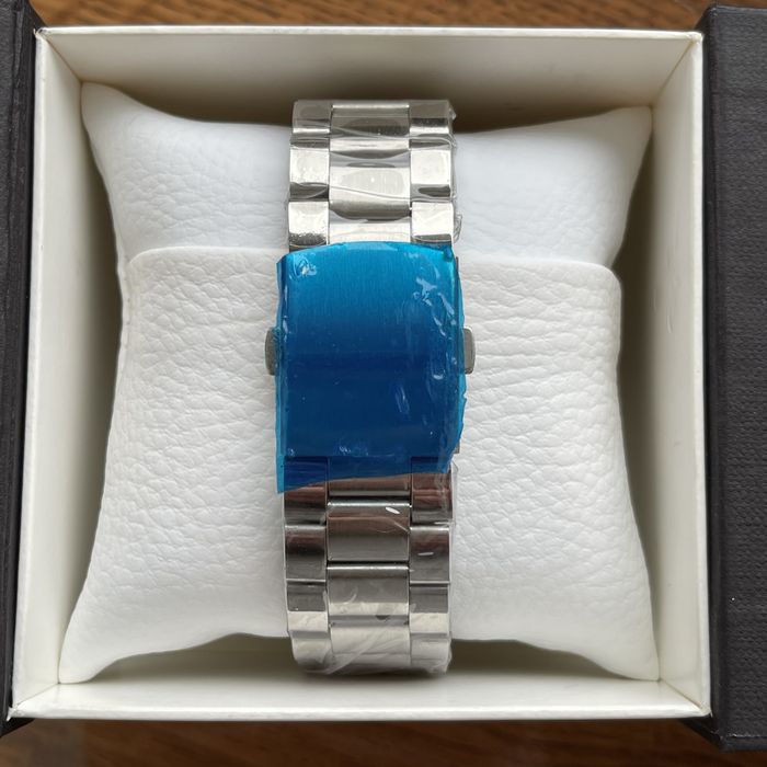 Чоловічий годинник Rolex на браслеті сріблястого кольору