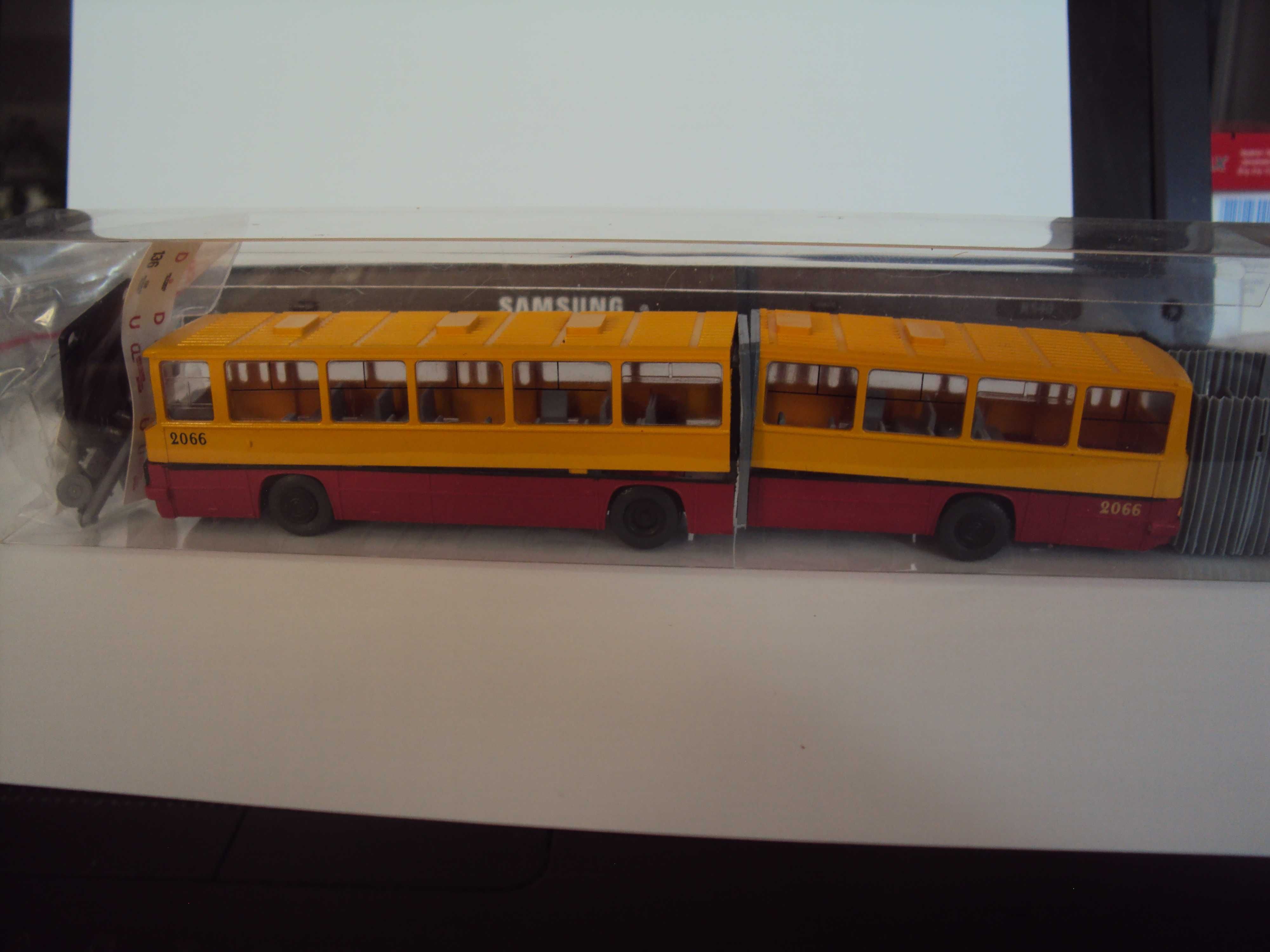 kolejka model autobusu  Ikarus 280 skala 1/87 cena z przesyłką