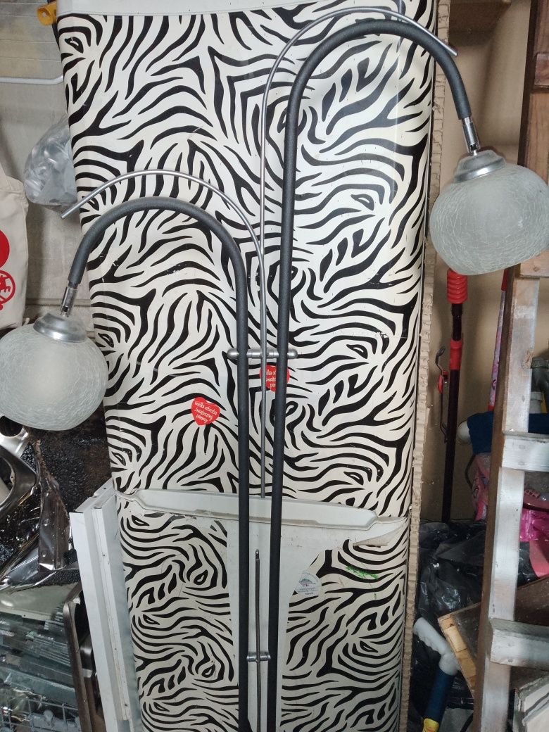Lampa stojaca na 2 żarówki