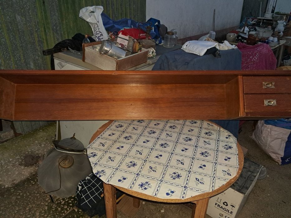 Movel de parede,com prateleira e duas gavetas