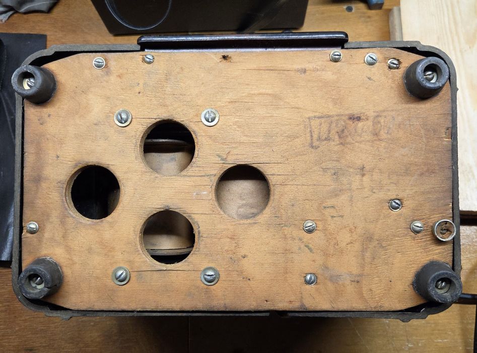 Совєтський випрямляч/стабілізатор напруги (працюючий)