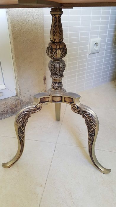 Mesa baixa francêsa  marmore e latão