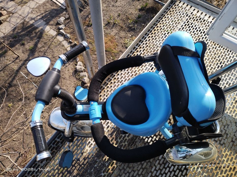 Детский трёхколёсный велосипед с родительской ручкой