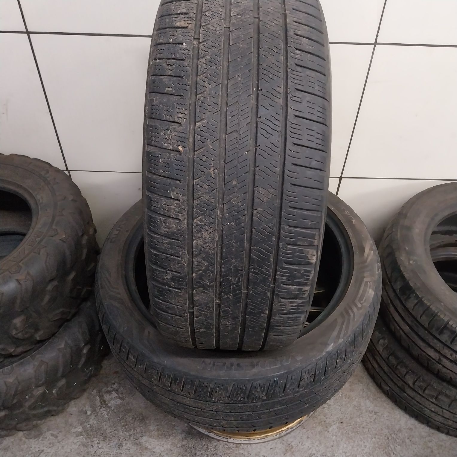 Opony Całoroczne Vredestein 245/40R19 98Y