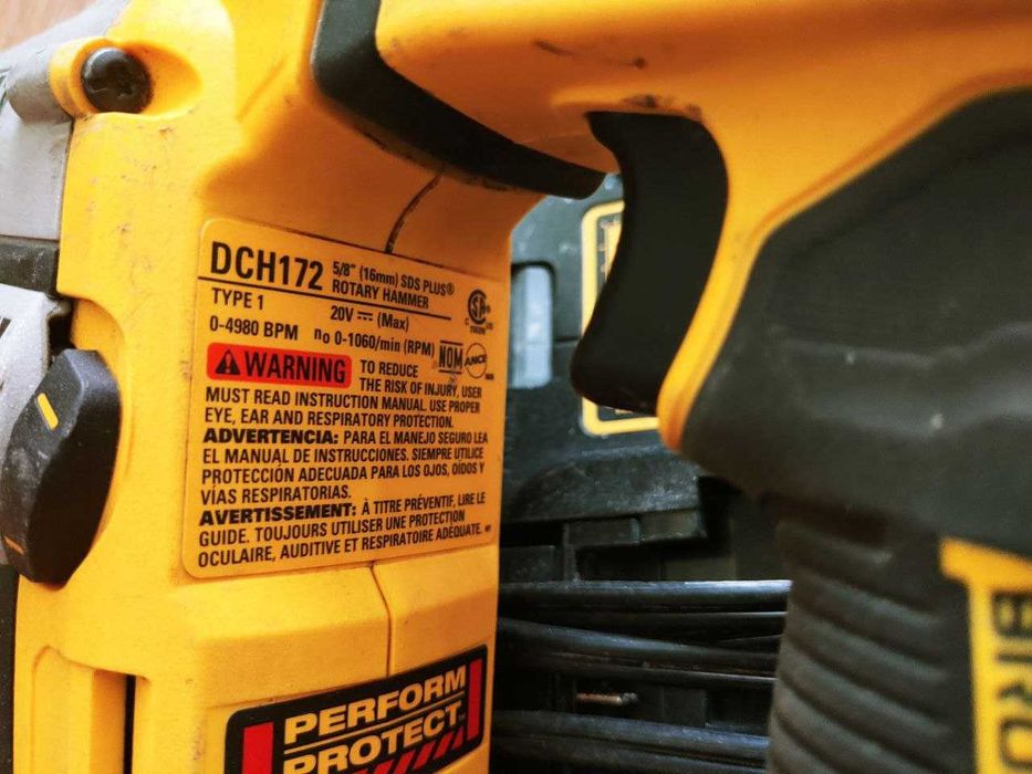 Аккумуляторный перфоратор Dewalt DCH172 20V комплект